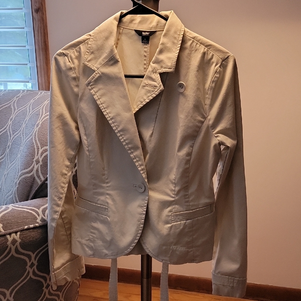 Cream Structured Blazer with Tailored Fit